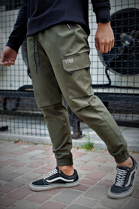 Reflective cargo pants. Trousers, pants. Color: green. #8048010