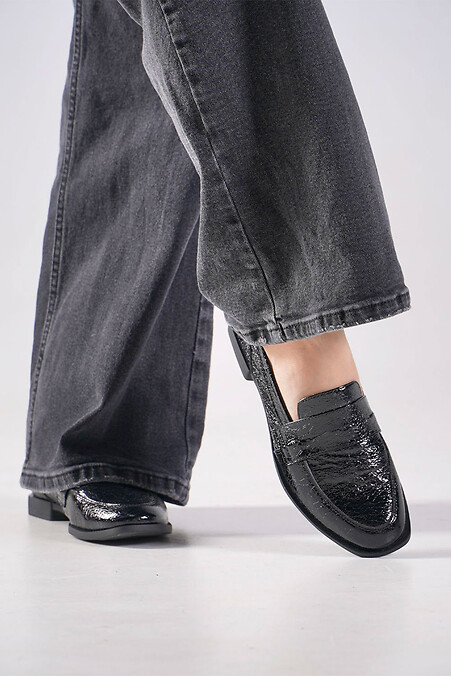 Жіночі класичні чорні лакові туфлі - #4207078