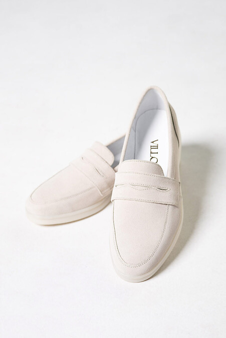 Leichte Wildlederschuhe für Damen.. Schuhe. Farbe: weiß. #4206085