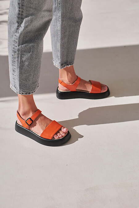 Orange sandals on a black sole with buckle - #4206119