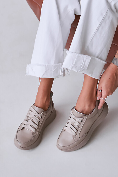 Жіночі шкіряні кросівки кольору капучино - #4206145