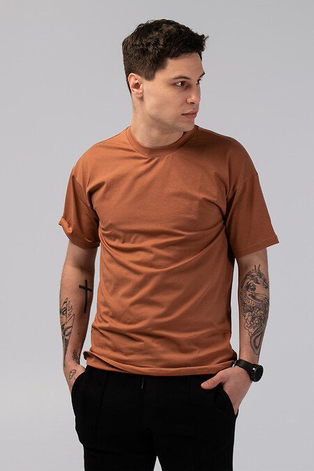 Prezentacja koszulki. T-shirty. Kolor: brązowy. #8031265