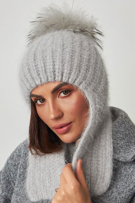Damska czapka z nausznikami i pomponem. Czapki. Kolor: szary. #4496345
