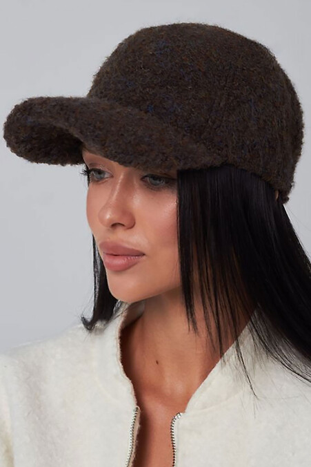 Жіноча букльована бейсболка шоколадного кольору - #4496471