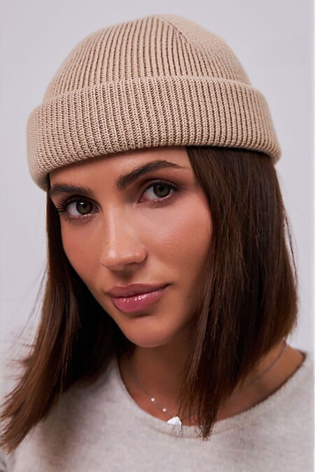 Damska krótka czapka beanie w kolorze beżowym - #4496528