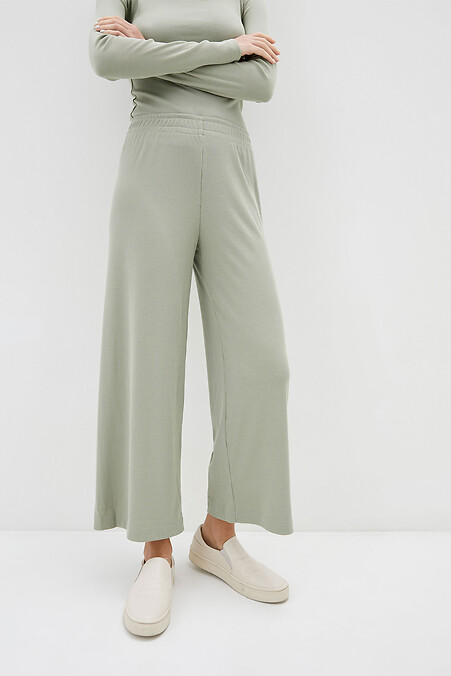 Culottes DONNA. Trousers, pants. Color: green. #3039574