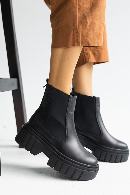 Women's boots. Boots. Color: black. #8018820