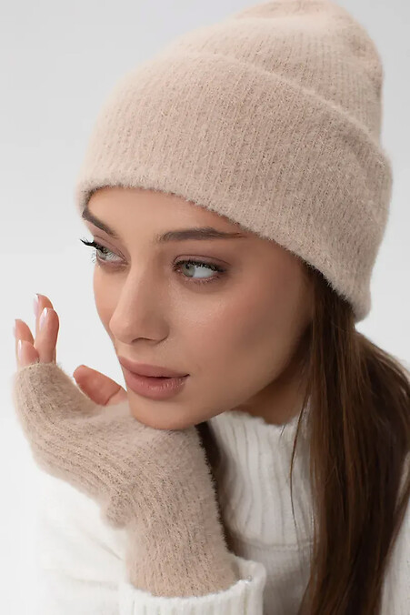 Теплый комплект шапка и митенки бежевого цвета - #4038915