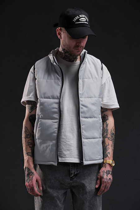 Vest Without Light Gray. Outerwear. Color: gray. #8048917