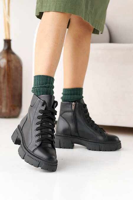 Damskie skórzane buty zimowe w kolorze czarnym. Buty. Kolor: czarny. #8019961