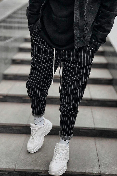 SPODNIE CHINOSY CZARNE. Spodnie. Kolor: czarny. #8042997